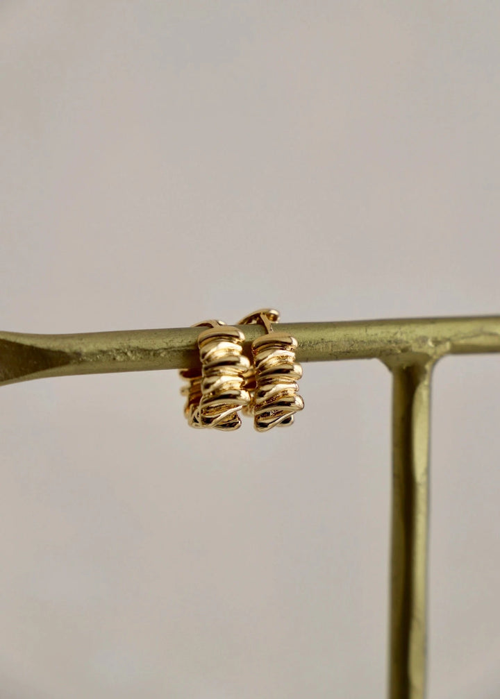 Sculpture Wavy Hoops - Gold