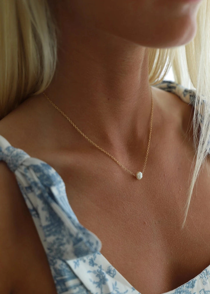 Pearl Clove Necklace - Gold