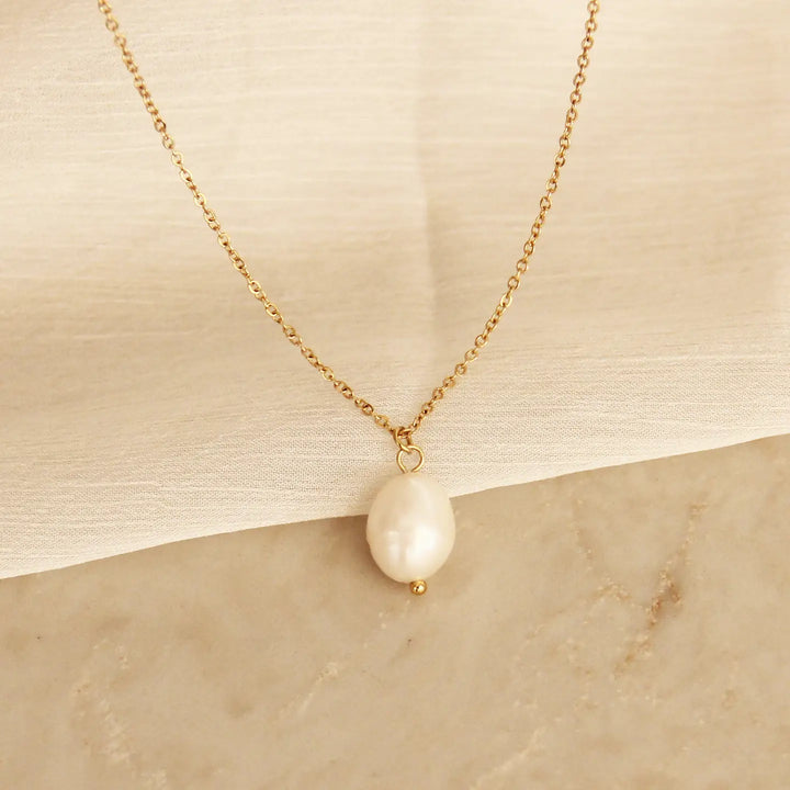 Pearl Pendant Necklace - Gold